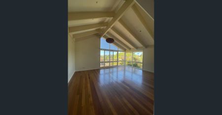 Spacious Family Home in Premium Doncaster East Location - Photo 5