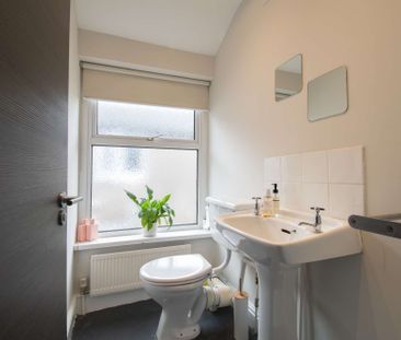 Spacious, modern and right behind Cardiff Uni SU! - Photo 5