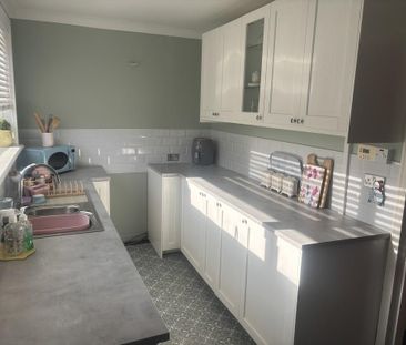 3 bedroom terraced house to rent - Photo 5