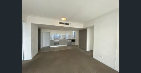 Mantra Residences @ Southport Central - Two Bedroom Unfurnished Apartment - Photo 5