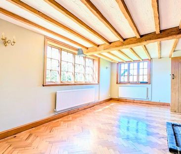 4 bedroom detached house to rent - Photo 2