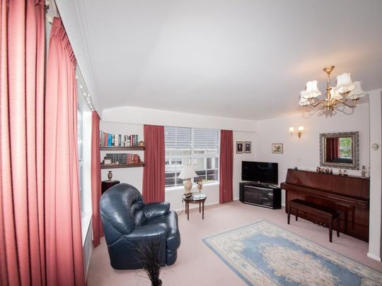 Spacious Family Home - Photo 1
