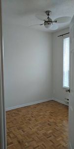 2-BR Apartment - On SUBWAY Line - Photo 4