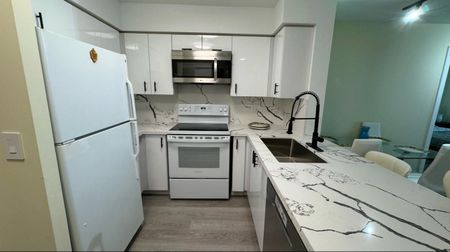 For Lease - 11 Oneida Crescent Unit# 712, Richmond Hill, Ontario - Photo 3