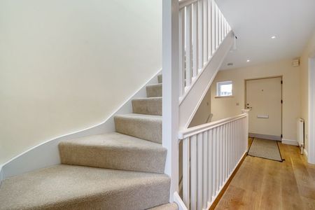 St Christophers Road, Haslemere, Surrey, GU27 - Photo 4
