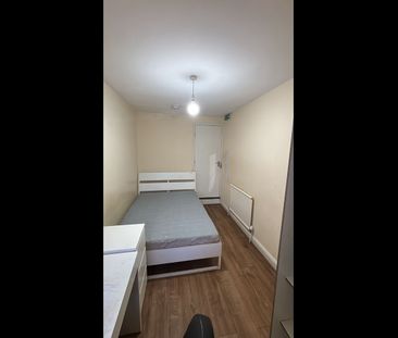 Room in a Shared House, Wilberforce Road, LE3 - Photo 3