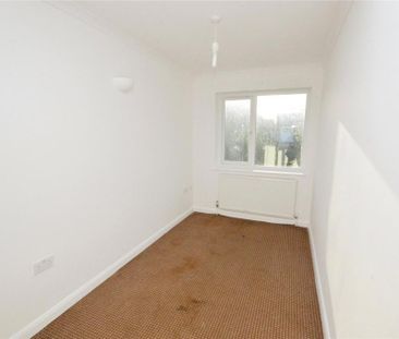 4 bedroom semi-detached house to rent - Photo 6