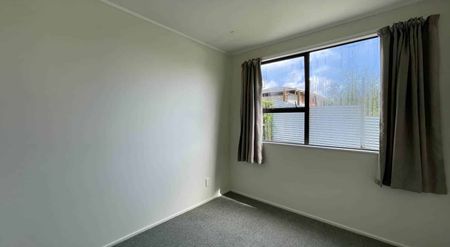 Sunny Two-Bedroom Home with Spacious Yard - Photo 3