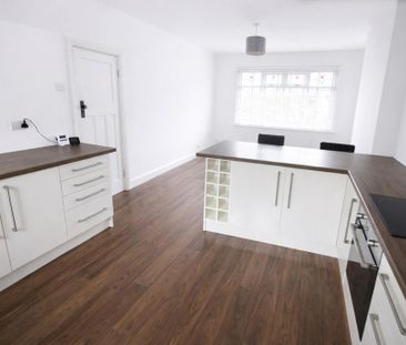 2 bedroom semi-detached house to rent - Photo 3