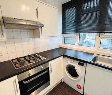 Room in a Shared Flat, With Communal Garden And Bike Storag, W9 - Photo 1