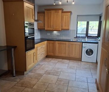 3 Bed Mid-terrace House - Photo 4