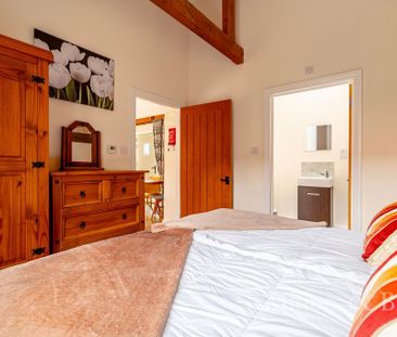 2 bedroom barn conversion to rent - Photo 5