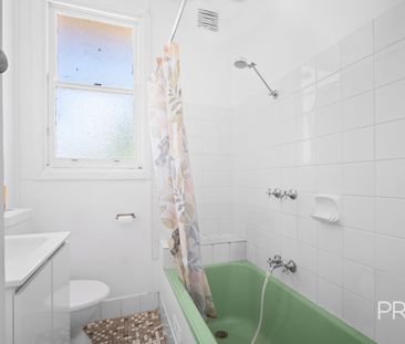 20 Fernleigh Road, Mount Austin NSW 2650 - Photo 3