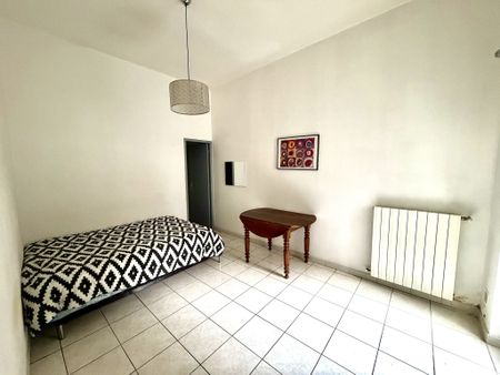 Location Appartement 2 pièces 50m² NIMES 30000 - Photo 4