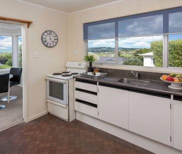 SUNNY HOME IN COCKLE BAY - Photo 2