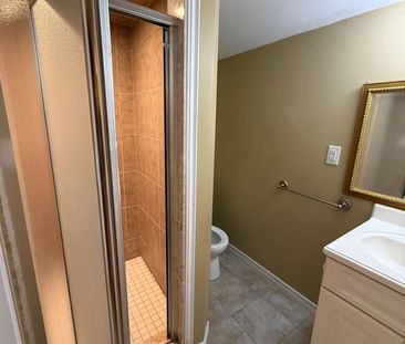 For Lease - 4 Ridgemore Crescent, Brampton, Ontario - Photo 6