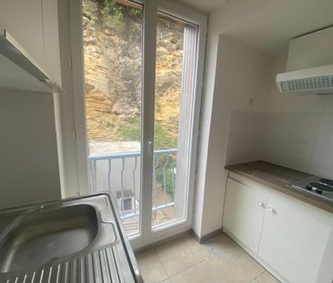 Location Appartement 1 pièce 18m² SALON DE PROVENCE 13300 - Photo 3