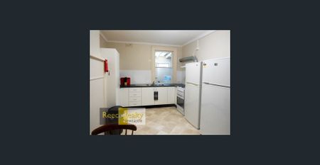 STUDENT HOUSE IN NEWCASTLE CBD - Photo 4