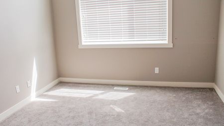 3 Bedroom Townhouse For Rent In Redstone | Pets Negotiable - Photo 5
