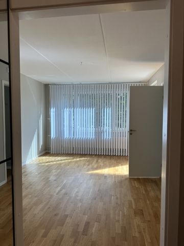 Bandhagen - 2rok - tillsv - 12.650kr/mån - Photo 2
