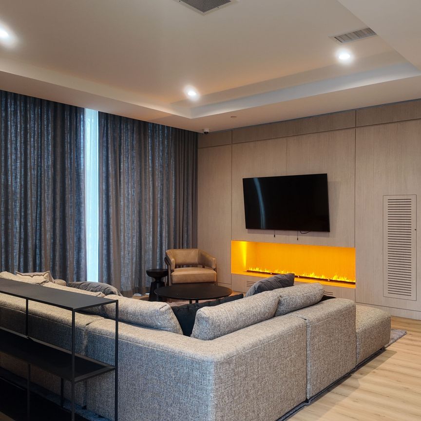 For Lease - 215 Veterans Drive Unit# 711, Brampton, Ontario - Photo 1