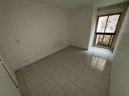 NIMES CIGALE - CONFORTABLE APPARTEMENT T3/4 82M2 AVEC 2 PARKINGS - PISCINE ET TENNIS, - Photo 4