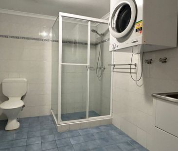 Ground Floor Living - Entry via Lapish Ave - Photo 4