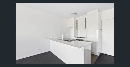 Modern 2-Bedroom Apartment in Prime Westall Location - Photo 2