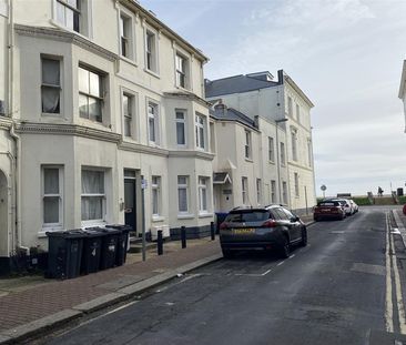 Worthing Central, Worthing - Photo 5