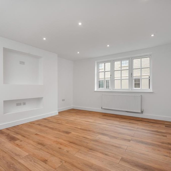 2 bedroom character property to rent - Photo 1