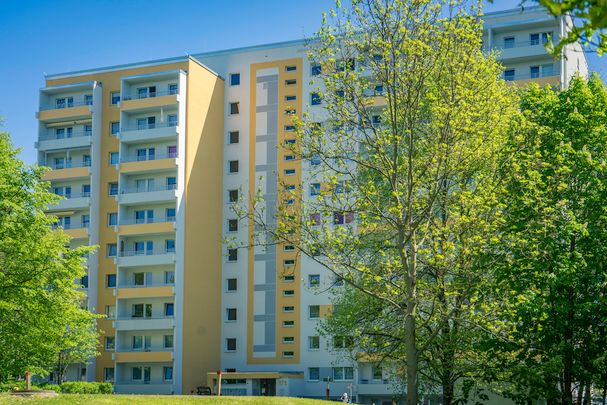 Großzügig und möblierte 2-Raum-Wohnung mit Balkon - Foto 1