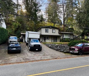 Spacious Family Home on Immel Street, Abbotsford, BC - Photo 1