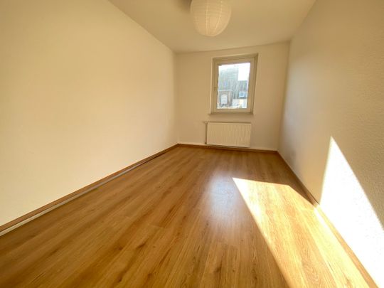 Renovierte 3 Zimmerwohnung in ruhiger Seitenstraße - Photo 1