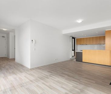 Effortless urban living! - Photo 1