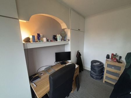 4 bedroom house to rent - Photo 3