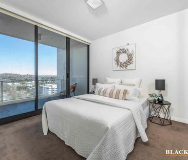Stunning 18th-floor views! - Photo 5