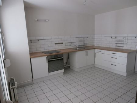 Location appartement T5 130.00m² à Reims (51100) Loyer CC * : 1149.74 € Réf : ER.16009 - Photo 2