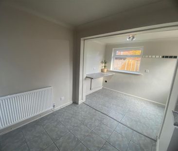 3 bedroom semi-detached house to rent - Photo 6