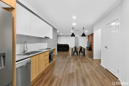 Furnished CBD Apartment! - Photo 2
