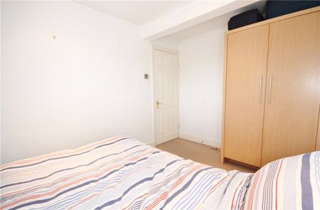 High Street, Brentford, TW8 8AH - Photo 3
