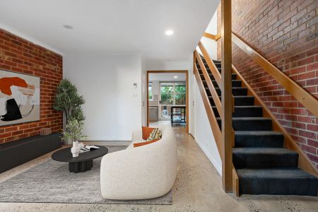 Inner City Lifestyle Perfection – Updated throughout! - Photo 2