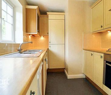 2 bedroom maisonette to rent - Photo 4