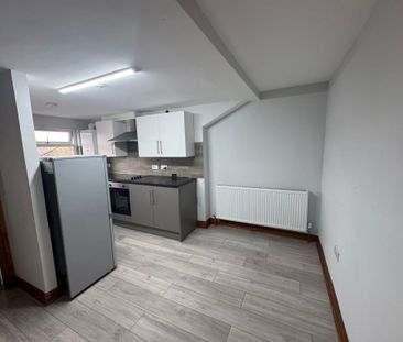 Laisteridge Lane, Bradford - Photo 1