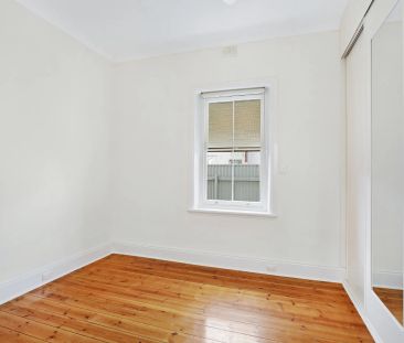 Low maintenance cottage close to cbd - Photo 4