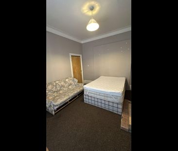 Room in a Shared House, Ruckholt Road, E15 - Photo 6