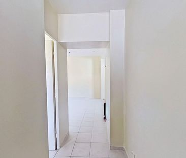 Location Appartement 2 pièces 33m² - Photo 5