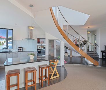 Immaculately presented executive four-bedroom family home - Photo 2