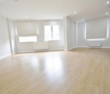 61 Chalvey Road East, Slough, Berkshire,SL1 - Photo 1