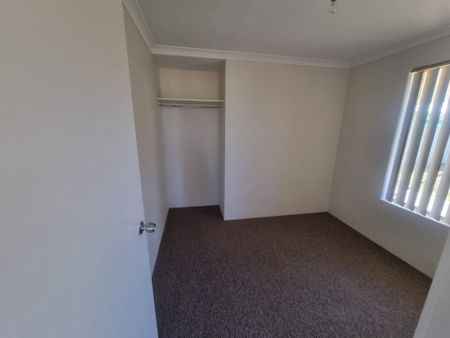 Compact Tidy Home on a Big Block - Photo 2