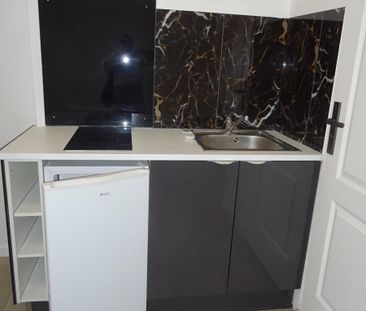 A LOUER STUDIO en HYPER CENTRE de REIMS - PROCHE TRAMWAY - CATHEDRA... - Photo 4